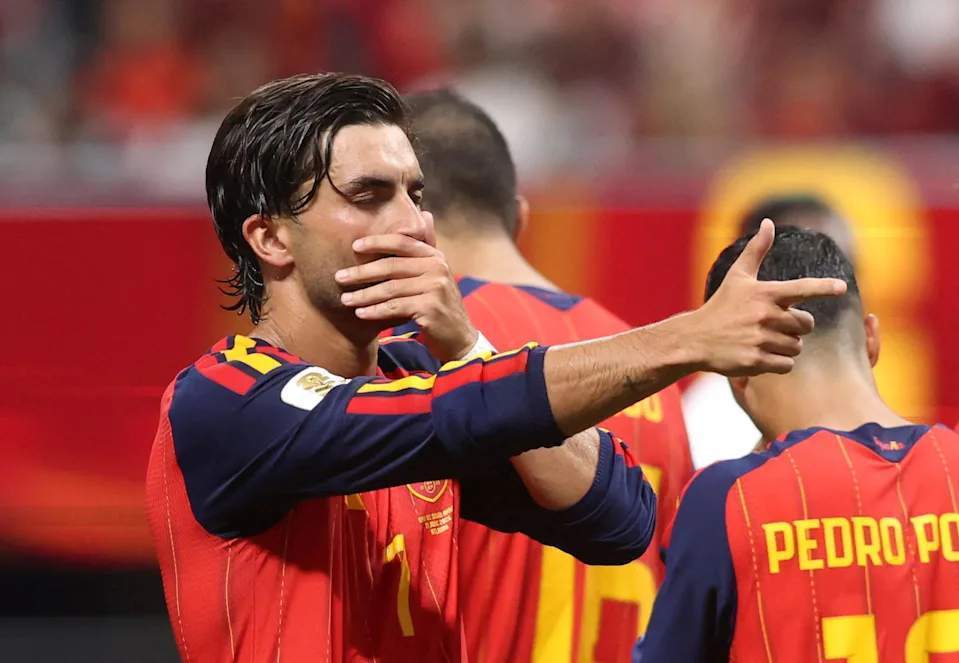 Ferran Torres in action as PSG seek transfer from Barcelona