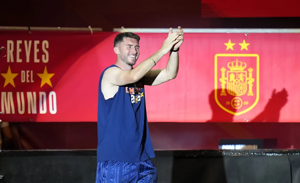 Aymeric Laporte playing for Spain during World Cup action