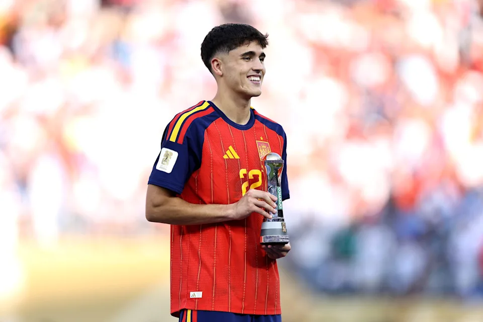 Pau Cubarsi in action for Spain during the World Cup